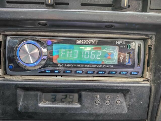 Серый Сузуки Свифт, объемом двигателя 1.3 л и пробегом 233 тыс. км за 1540 $, фото 19 на Automoto.ua