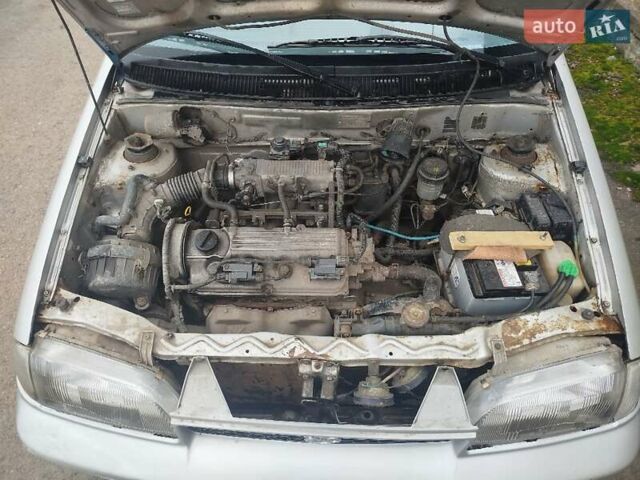 Серый Сузуки Свифт, объемом двигателя 1.3 л и пробегом 196 тыс. км за 1900 $, фото 17 на Automoto.ua