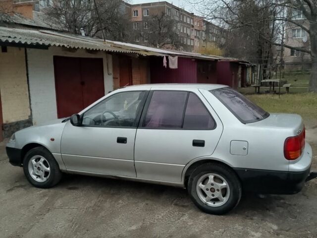 Серый Сузуки Свифт, объемом двигателя 1.3 л и пробегом 350 тыс. км за 1000 $, фото 3 на Automoto.ua