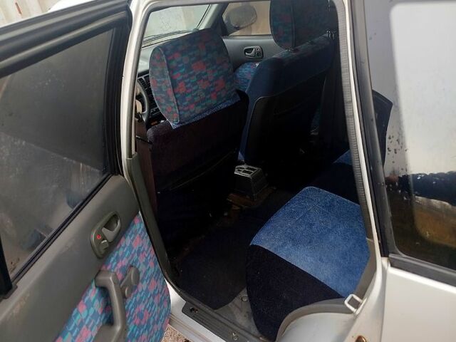 Серый Сузуки Свифт, объемом двигателя 1.3 л и пробегом 196 тыс. км за 1900 $, фото 6 на Automoto.ua