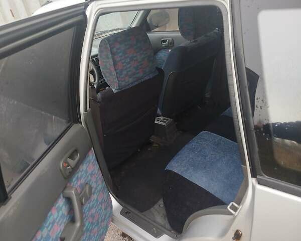 Серый Сузуки Свифт, объемом двигателя 1.3 л и пробегом 196 тыс. км за 1900 $, фото 8 на Automoto.ua