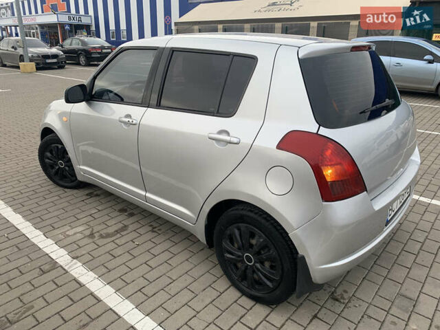 Сірий Сузукі Свифт, об'ємом двигуна 1.3 л та пробігом 229 тис. км за 4250 $, фото 4 на Automoto.ua