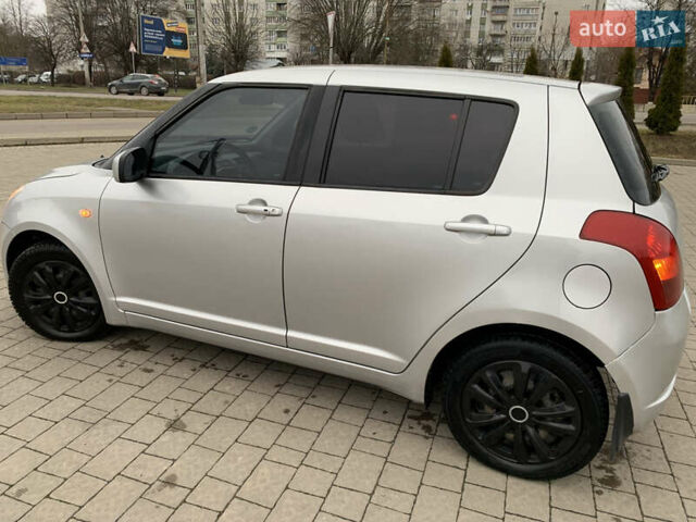 Серый Сузуки Свифт, объемом двигателя 1.33 л и пробегом 222 тыс. км за 4450 $, фото 11 на Automoto.ua