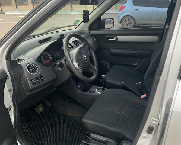 Сірий Сузукі Свифт, об'ємом двигуна 1.3 л та пробігом 229 тис. км за 4250 $, фото 19 на Automoto.ua