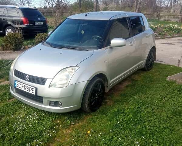 Серый Сузуки Свифт, объемом двигателя 1.33 л и пробегом 221 тыс. км за 5000 $, фото 4 на Automoto.ua