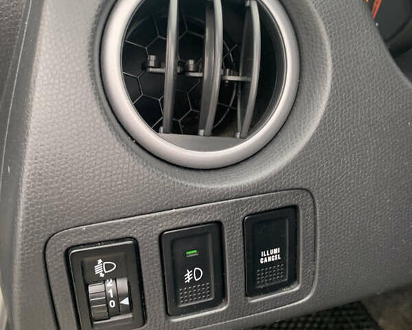 Сірий Сузукі Свифт, об'ємом двигуна 1.3 л та пробігом 229 тис. км за 4250 $, фото 21 на Automoto.ua