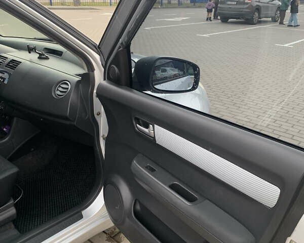 Сірий Сузукі Свифт, об'ємом двигуна 1.3 л та пробігом 229 тис. км за 4250 $, фото 8 на Automoto.ua