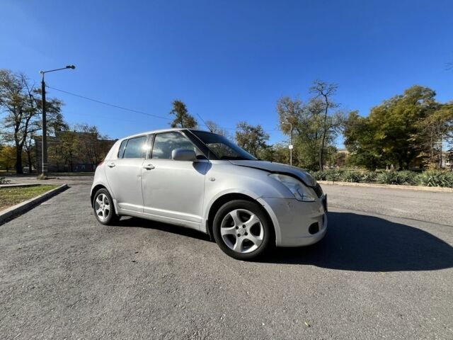 Серый Сузуки Свифт, объемом двигателя 1.3 л и пробегом 146 тыс. км за 3500 $, фото 2 на Automoto.ua