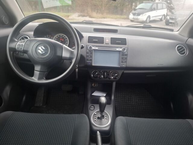 Серый Сузуки Свифт, объемом двигателя 1.3 л и пробегом 154 тыс. км за 4999 $, фото 5 на Automoto.ua
