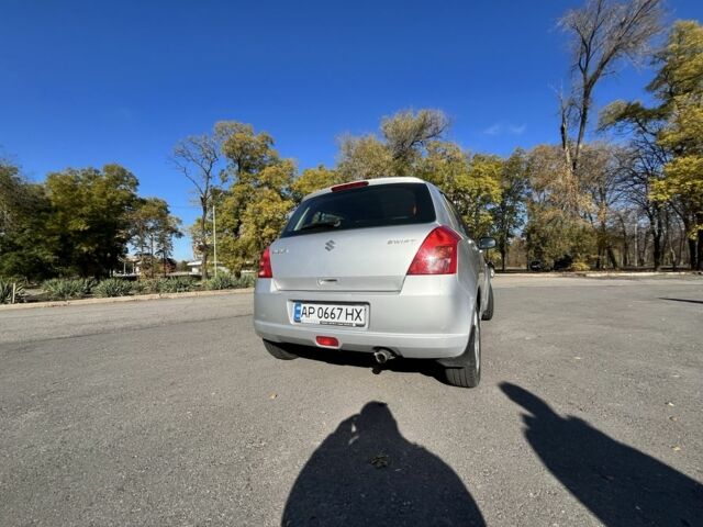 Серый Сузуки Свифт, объемом двигателя 1.3 л и пробегом 146 тыс. км за 3500 $, фото 4 на Automoto.ua