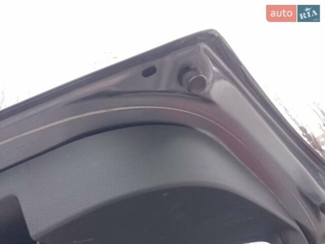 Серый Сузуки Свифт, объемом двигателя 1.49 л и пробегом 129 тыс. км за 6000 $, фото 15 на Automoto.ua