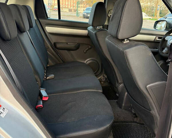 Серый Сузуки Свифт, объемом двигателя 1.33 л и пробегом 146 тыс. км за 4600 $, фото 10 на Automoto.ua