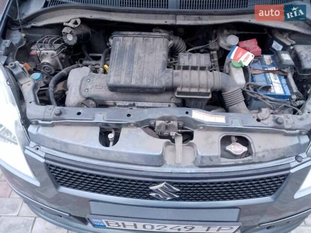 Серый Сузуки Свифт, объемом двигателя 1.49 л и пробегом 129 тыс. км за 6000 $, фото 17 на Automoto.ua