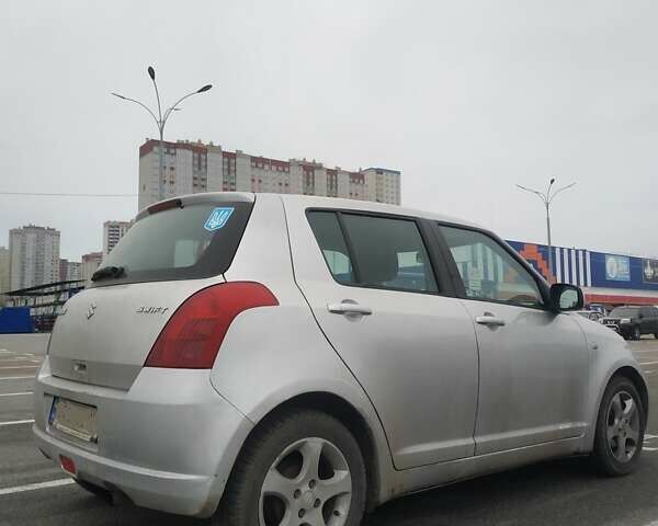 Серый Сузуки Свифт, объемом двигателя 1.33 л и пробегом 170 тыс. км за 4550 $, фото 6 на Automoto.ua