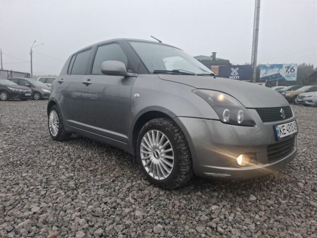 Серый Сузуки Свифт, объемом двигателя 1.3 л и пробегом 154 тыс. км за 4999 $, фото 2 на Automoto.ua