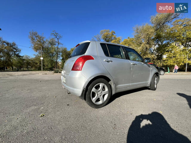 Серый Сузуки Свифт, объемом двигателя 1.33 л и пробегом 146 тыс. км за 4000 $, фото 3 на Automoto.ua