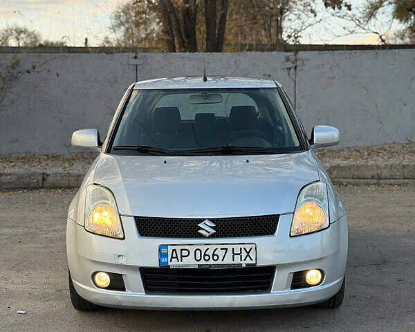 Серый Сузуки Свифт, объемом двигателя 1.33 л и пробегом 146 тыс. км за 4600 $, фото 5 на Automoto.ua