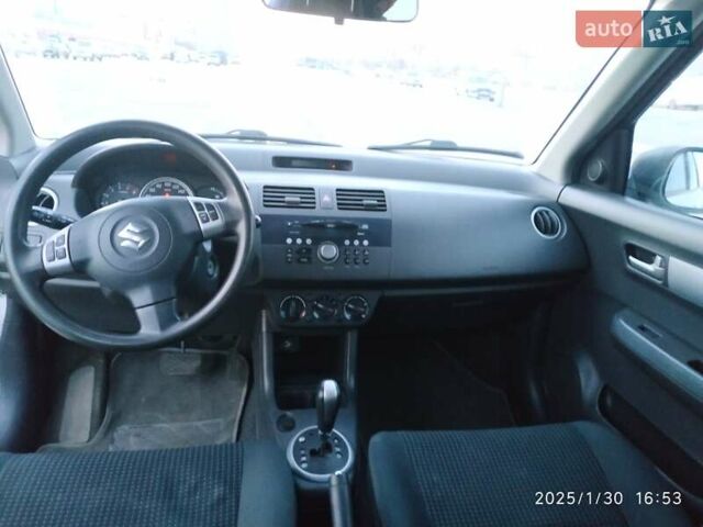 Серый Сузуки Свифт, объемом двигателя 1.33 л и пробегом 170 тыс. км за 4550 $, фото 35 на Automoto.ua