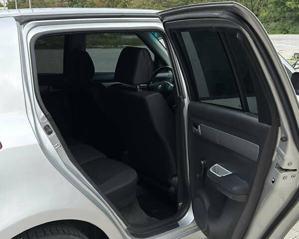 Сузуки Свифт 2007 в Львове на Automoto.ua Серый Сузуки Свифт, объемом двигателя 1.3 л и пробегом 214 тыс. км за 4250 $, фото 13 на Automoto.ua