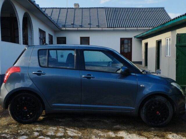 Серый Сузуки Свифт, объемом двигателя 1.5 л и пробегом 111 тыс. км за 5100 $, фото 3 на Automoto.ua