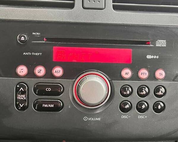 Серый Сузуки Свифт, объемом двигателя 1.33 л и пробегом 120 тыс. км за 5800 $, фото 4 на Automoto.ua