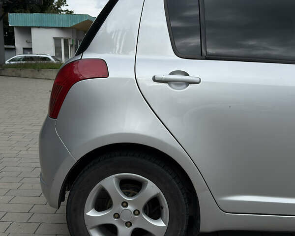 Сузуки Свифт 2007 в Львове на Automoto.ua Серый Сузуки Свифт, объемом двигателя 1.3 л и пробегом 214 тыс. км за 4250 $, фото 20 на Automoto.ua