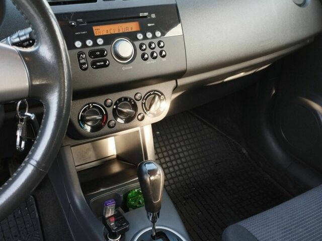 Серый Сузуки Свифт, объемом двигателя 1.5 л и пробегом 111 тыс. км за 5100 $, фото 7 на Automoto.ua