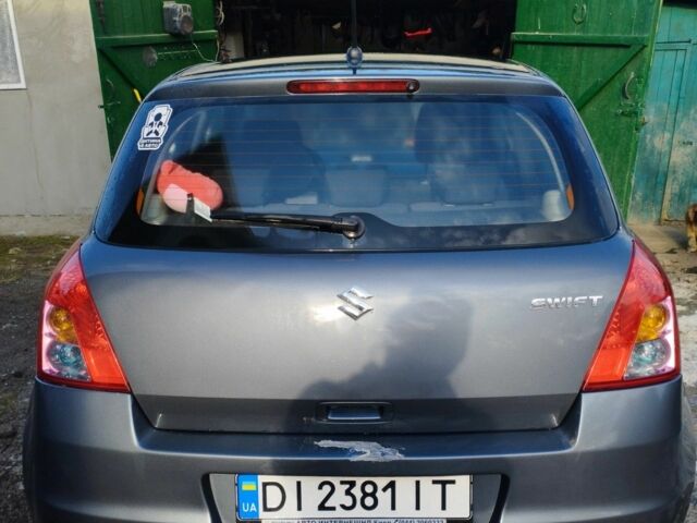Серый Сузуки Свифт, объемом двигателя 1.5 л и пробегом 111 тыс. км за 5100 $, фото 4 на Automoto.ua