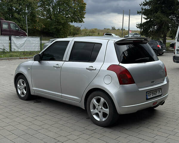 Сузуки Свифт 2007 в Львове на Automoto.ua Серый Сузуки Свифт, объемом двигателя 1.3 л и пробегом 214 тыс. км за 4250 $, фото 2 на Automoto.ua