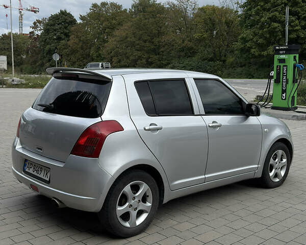 Сірий Сузукі Свифт, об'ємом двигуна 1.3 л та пробігом 214 тис. км за 3999 $, фото 4 на Automoto.ua