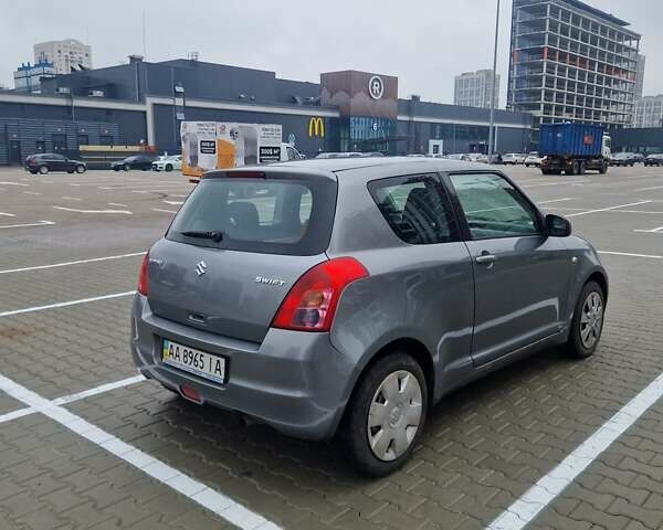 Серый Сузуки Свифт, объемом двигателя 1.33 л и пробегом 190 тыс. км за 4200 $, фото 4 на Automoto.ua