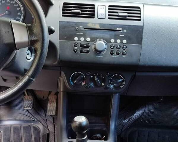 Сірий Сузукі Свифт, об'ємом двигуна 1.49 л та пробігом 199 тис. км за 5500 $, фото 15 на Automoto.ua