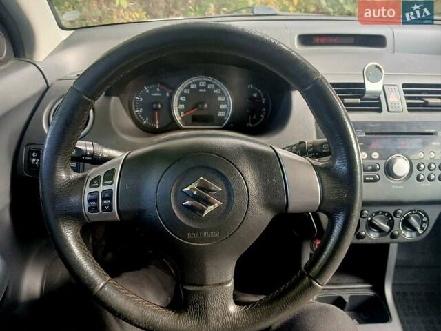 Сірий Сузукі Свифт, об'ємом двигуна 1.25 л та пробігом 150 тис. км за 3800 $, фото 4 на Automoto.ua