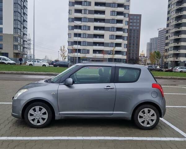 Серый Сузуки Свифт, объемом двигателя 1.33 л и пробегом 190 тыс. км за 4200 $, фото 7 на Automoto.ua