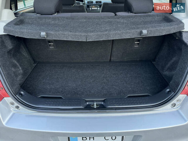 Серый Сузуки Свифт, объемом двигателя 1.49 л и пробегом 96 тыс. км за 6700 $, фото 67 на Automoto.ua