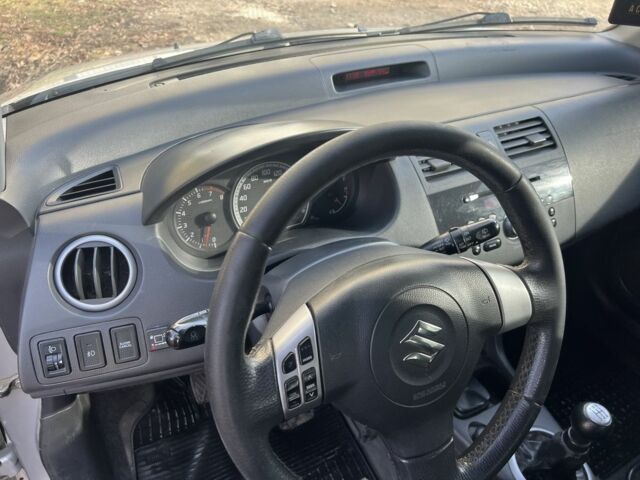 Серый Сузуки Свифт, объемом двигателя 1.3 л и пробегом 205 тыс. км за 3650 $, фото 15 на Automoto.ua