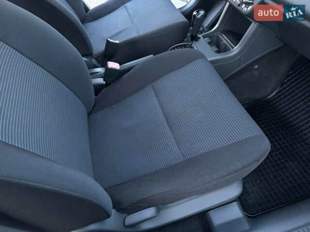 Серый Сузуки Свифт, объемом двигателя 1.49 л и пробегом 96 тыс. км за 6700 $, фото 56 на Automoto.ua