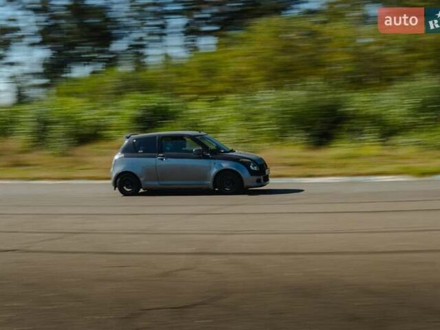 Сірий Сузукі Свифт, об'ємом двигуна 1.49 л та пробігом 185 тис. км за 4500 $, фото 6 на Automoto.ua