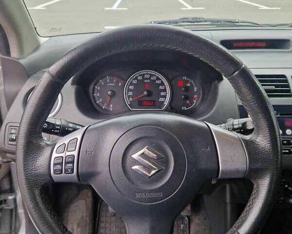 Серый Сузуки Свифт, объемом двигателя 1.33 л и пробегом 190 тыс. км за 4200 $, фото 13 на Automoto.ua