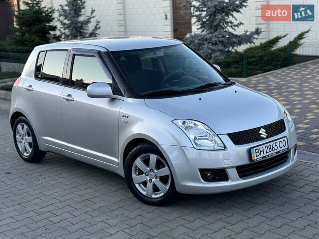 Серый Сузуки Свифт, объемом двигателя 1.49 л и пробегом 96 тыс. км за 6700 $, фото 75 на Automoto.ua