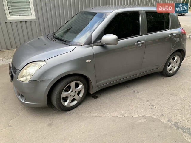 Сірий Сузукі Свифт, об'ємом двигуна 0 л та пробігом 250 тис. км за 3100 $, фото 1 на Automoto.ua