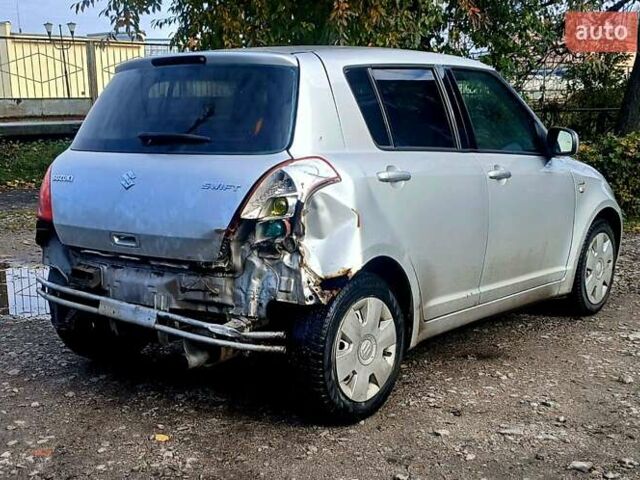 Сірий Сузукі Свифт, об'ємом двигуна 1.25 л та пробігом 150 тис. км за 3800 $, фото 6 на Automoto.ua