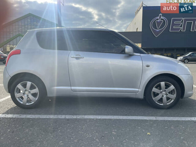 Сірий Сузукі Свифт, об'ємом двигуна 1.33 л та пробігом 260 тис. км за 3000 $, фото 2 на Automoto.ua