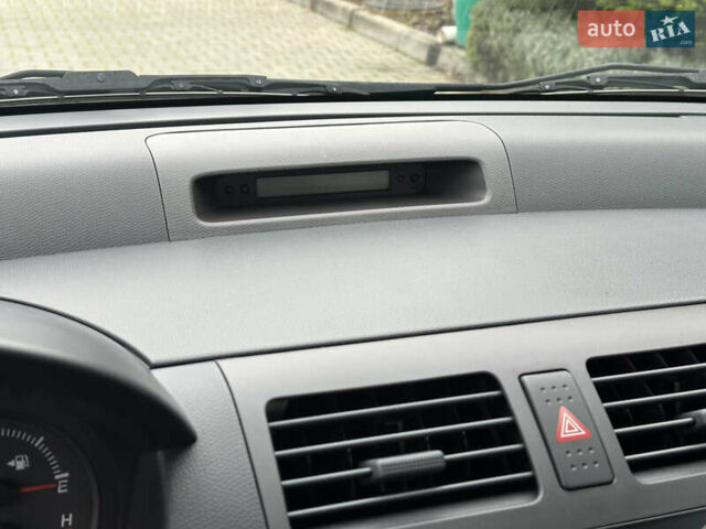 Серый Сузуки Свифт, объемом двигателя 1.49 л и пробегом 24 тыс. км за 9300 $, фото 56 на Automoto.ua