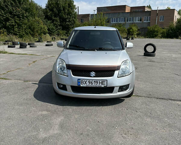 Серый Сузуки Свифт, объемом двигателя 1.33 л и пробегом 142 тыс. км за 4800 $, фото 1 на Automoto.ua