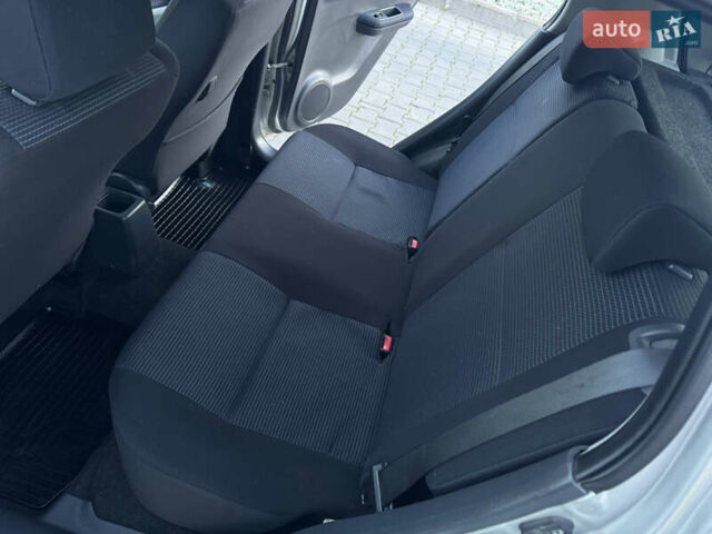 Серый Сузуки Свифт, объемом двигателя 1.49 л и пробегом 96 тыс. км за 6700 $, фото 53 на Automoto.ua