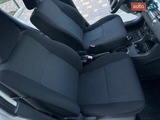 Серый Сузуки Свифт, объемом двигателя 1.49 л и пробегом 96 тыс. км за 6700 $, фото 63 на Automoto.ua