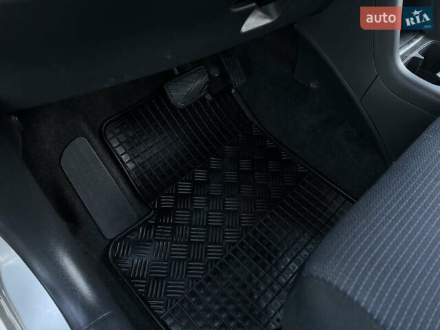 Серый Сузуки Свифт, объемом двигателя 1.49 л и пробегом 96 тыс. км за 6700 $, фото 45 на Automoto.ua