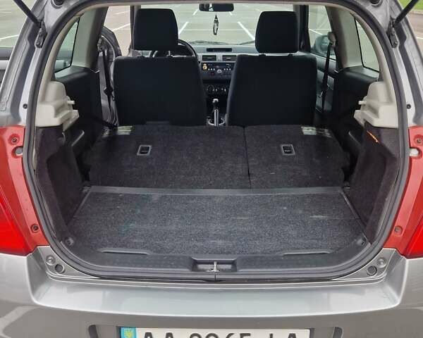 Серый Сузуки Свифт, объемом двигателя 1.33 л и пробегом 190 тыс. км за 4200 $, фото 24 на Automoto.ua