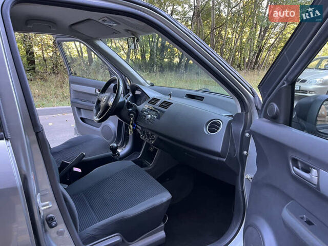 Сірий Сузукі Свифт, об'ємом двигуна 1.3 л та пробігом 189 тис. км за 4900 $, фото 25 на Automoto.ua